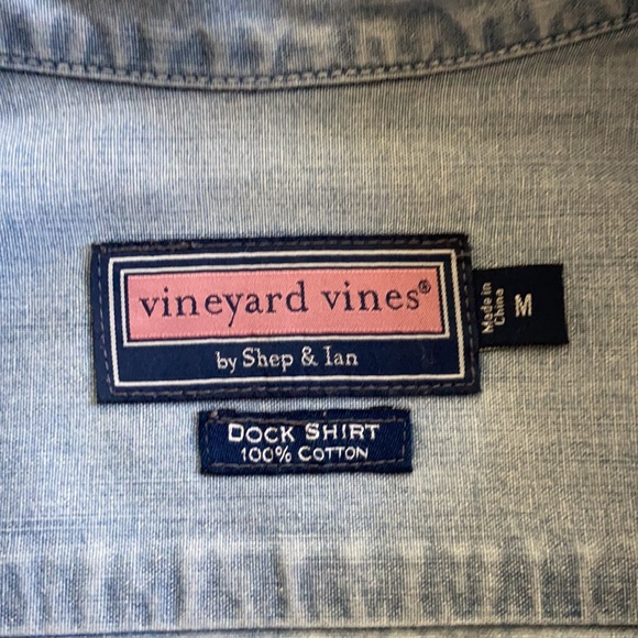 Men’s Vineyard Vines jean material shirt - Picture 2 of 3